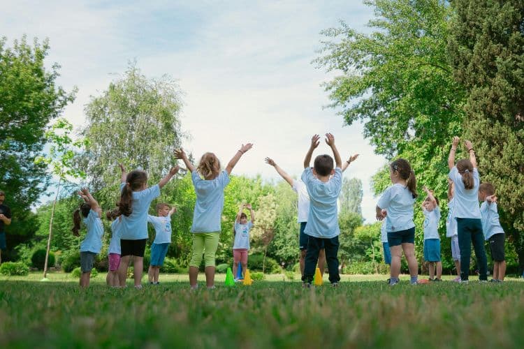 Kinderanimatie tijdens een eenoudervakantie: zo werkt het